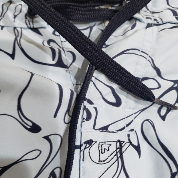 Quicksilver boardshorts in great used condition - Picture 7 of 7